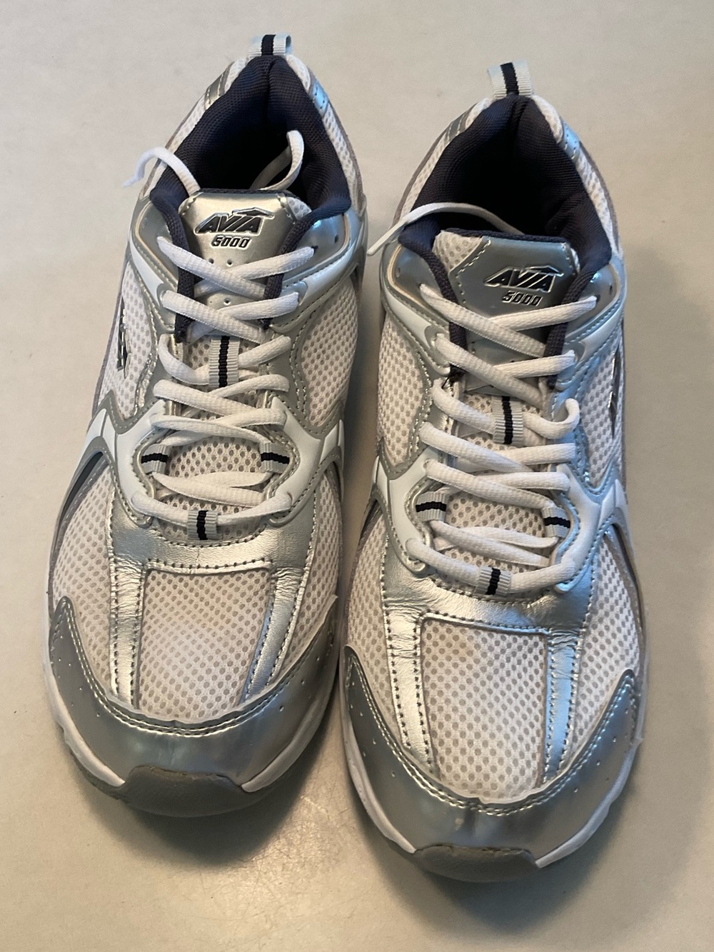 Avia 5000 athletic running sneakers
